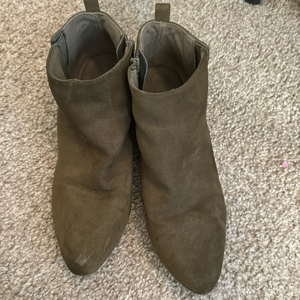 Old navy size 9 booties